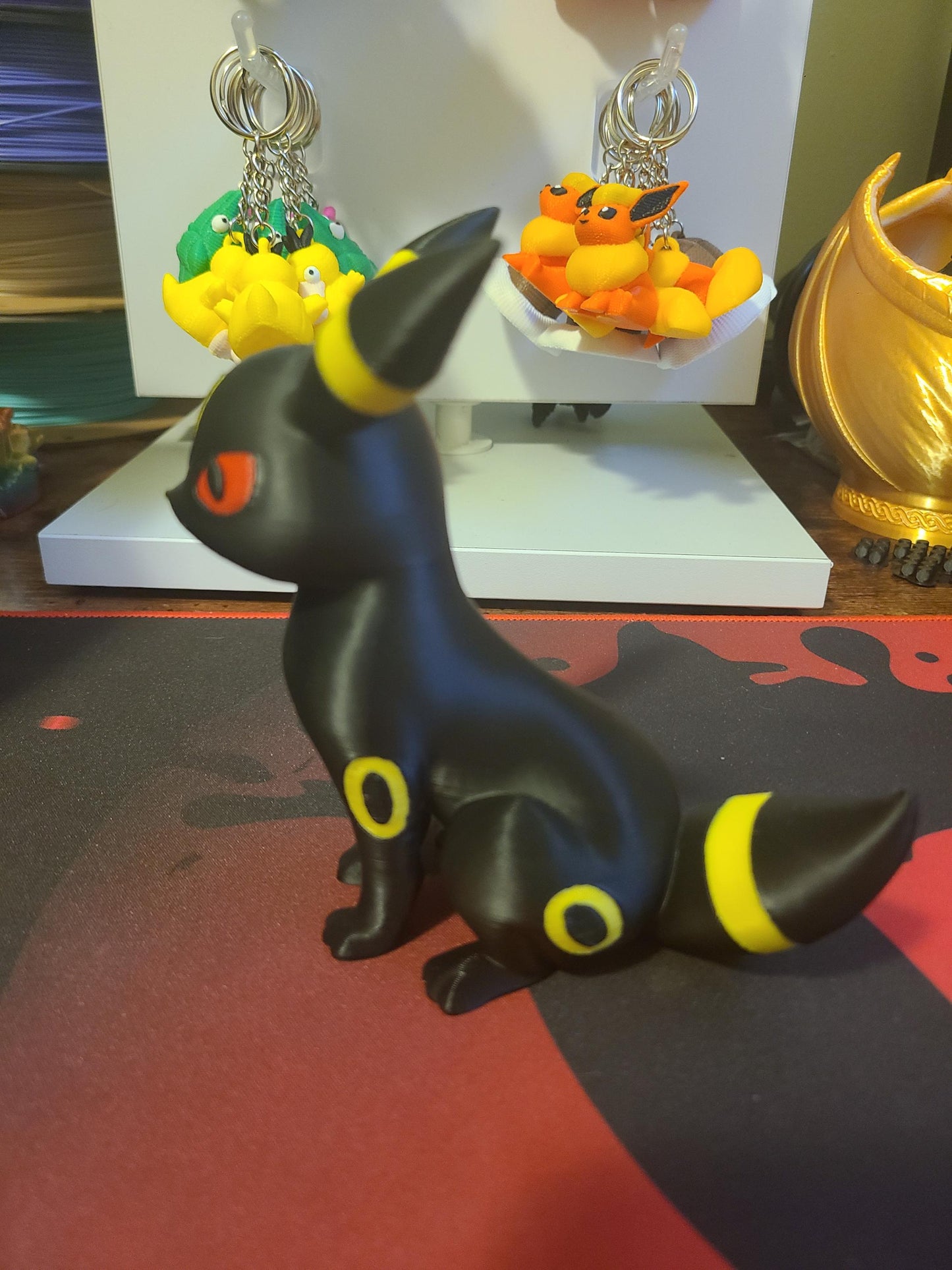 Umbreon Figure Pokemon 5 inches tall retro Nintendo Pikachu