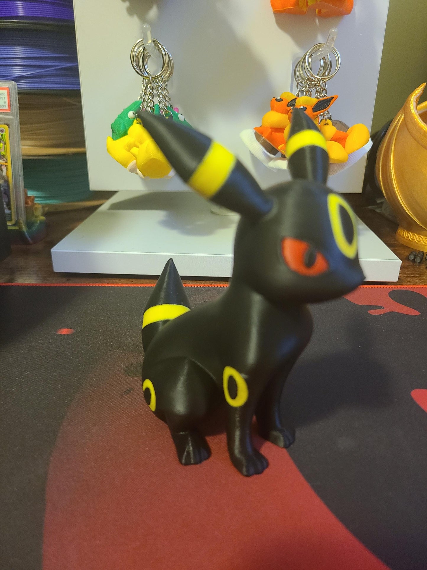 Umbreon Figure Pokemon 5 inches tall retro Nintendo Pikachu